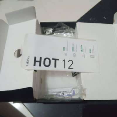 Infinix Hot 12