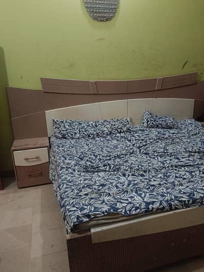 King Size Bed With Mattress and Almirah+ dressing Table condition10/10