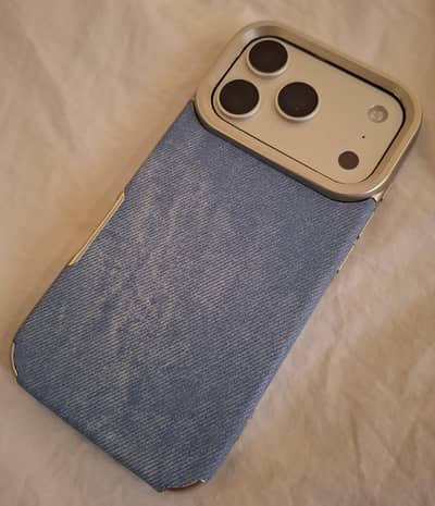 Iphone 17 pro cover