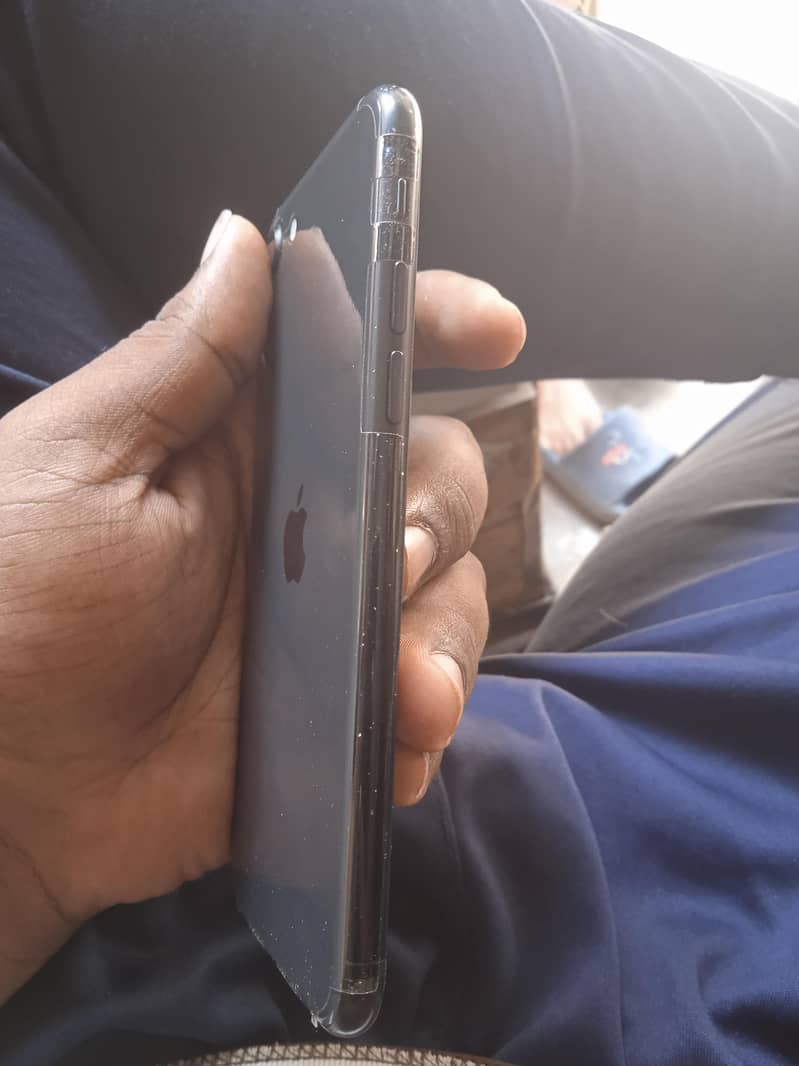 Apple iPhone SE 3