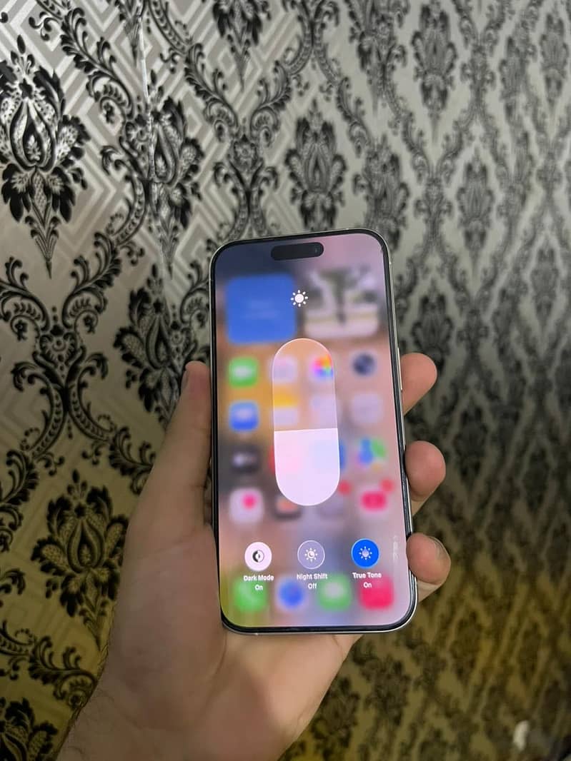 Apple iPhone 15 Pro jv 0