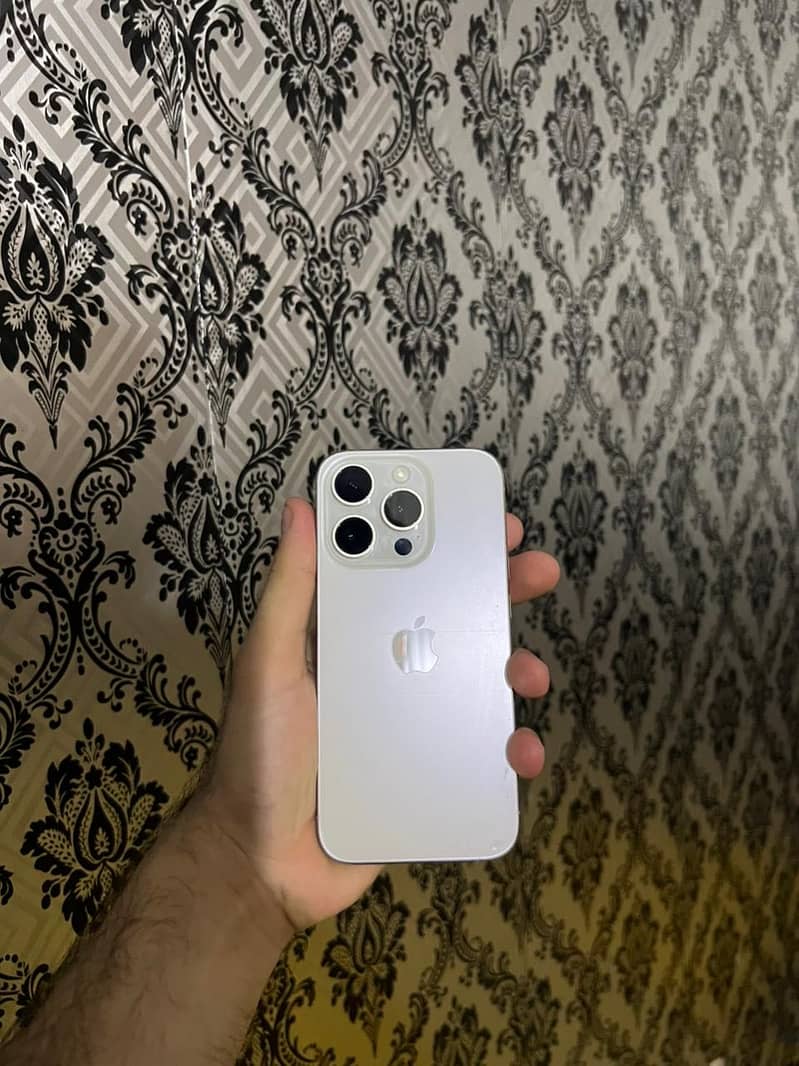 Apple iPhone 15 Pro jv 6