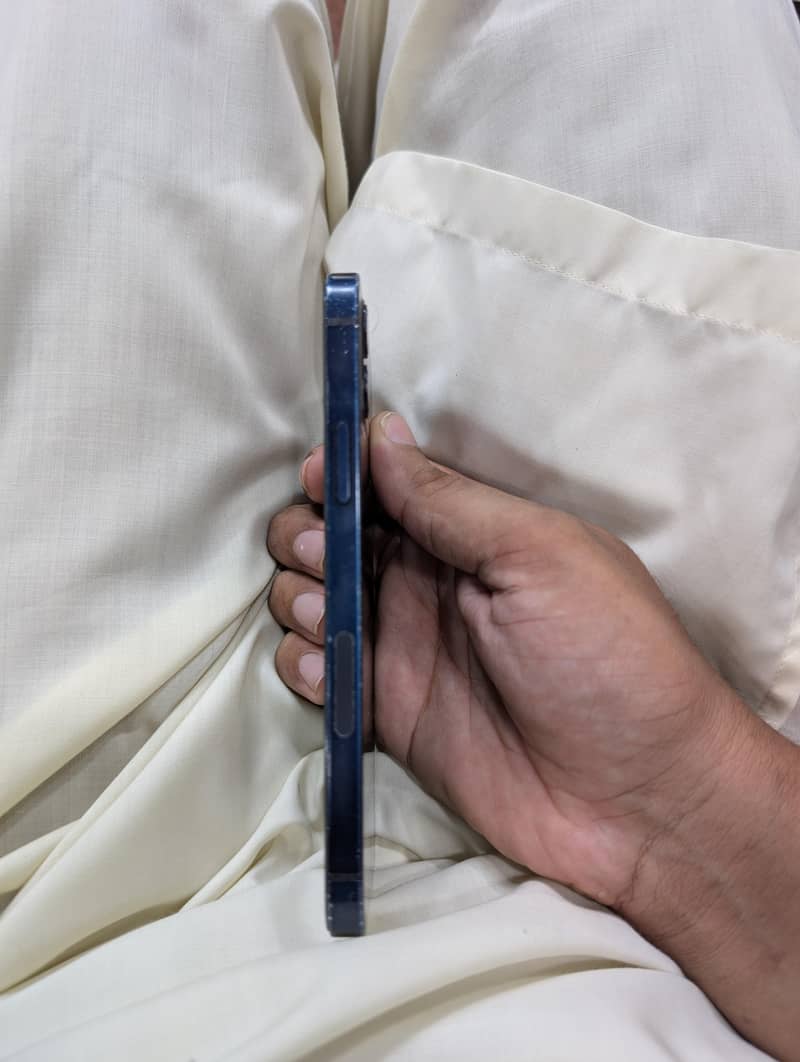 Apple iPhone 12 5