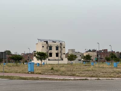 3 Marla plots for sale in union town block A 40 feet road near to park