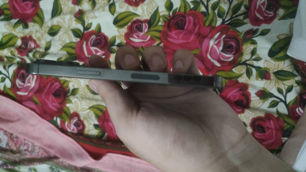 Apple iPhone 13 Pro 4