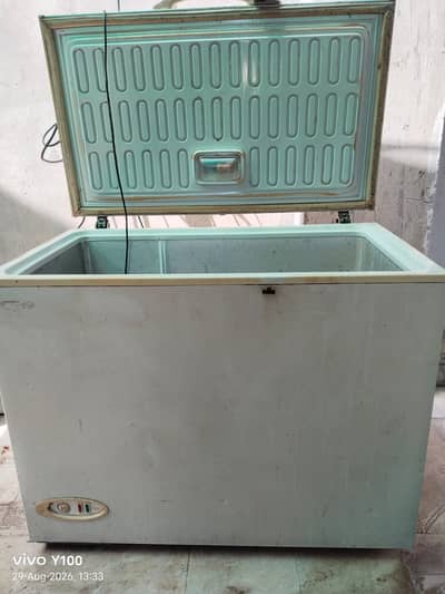 Waves Refrigerator old In Working Condition