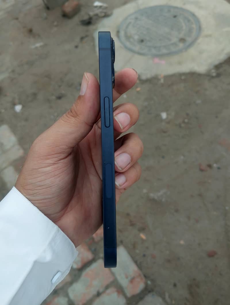 Apple iPhone 13 3