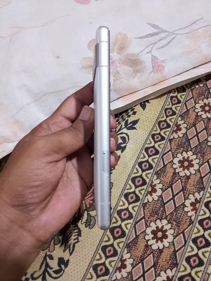 Google Pixel 7a 2