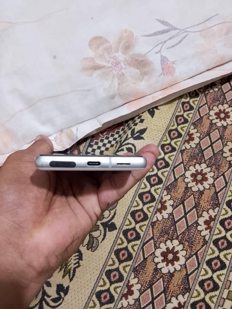 Google Pixel 7a 4