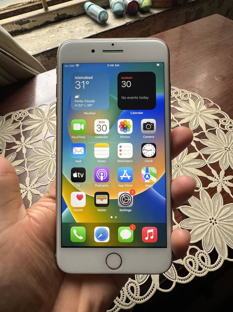 Apple iPhone 8 Plus 3