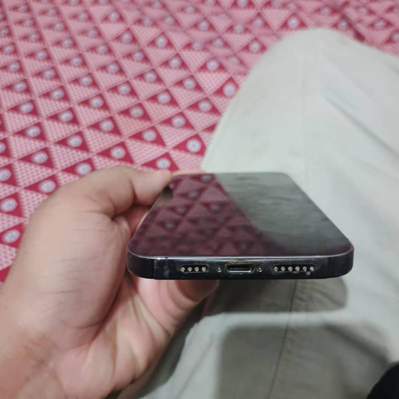 Apple iPhone 14 Pro Max 1