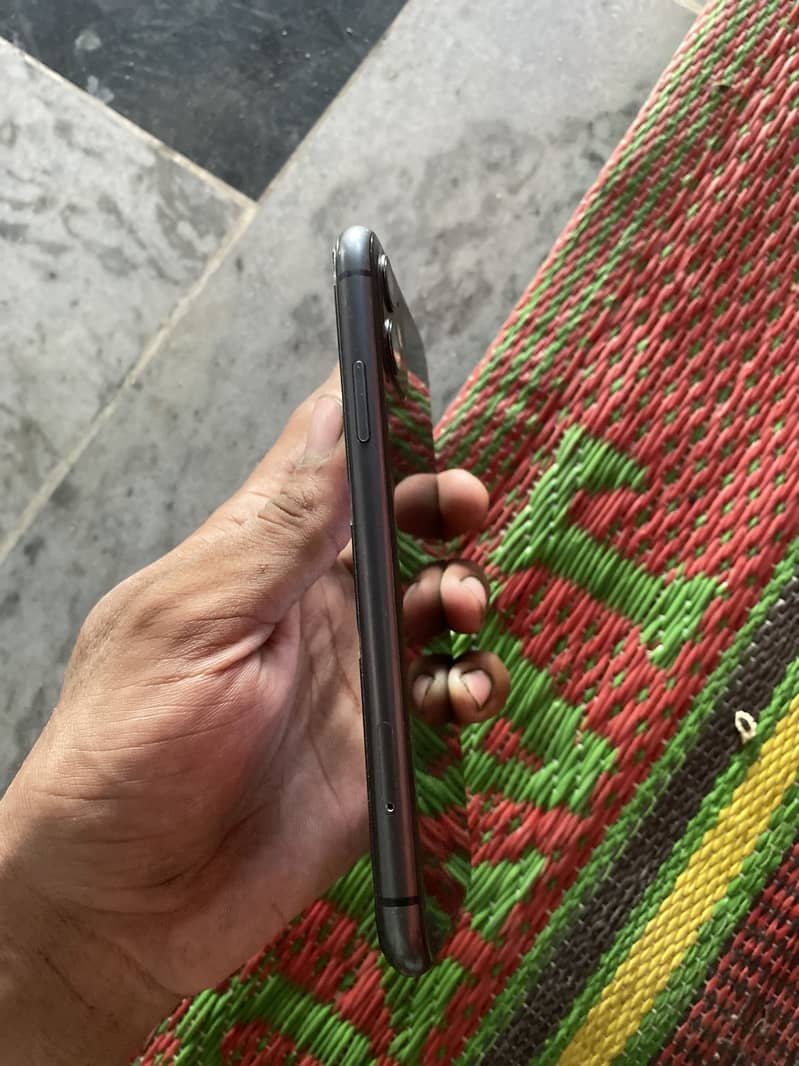 Apple iPhone 11 5