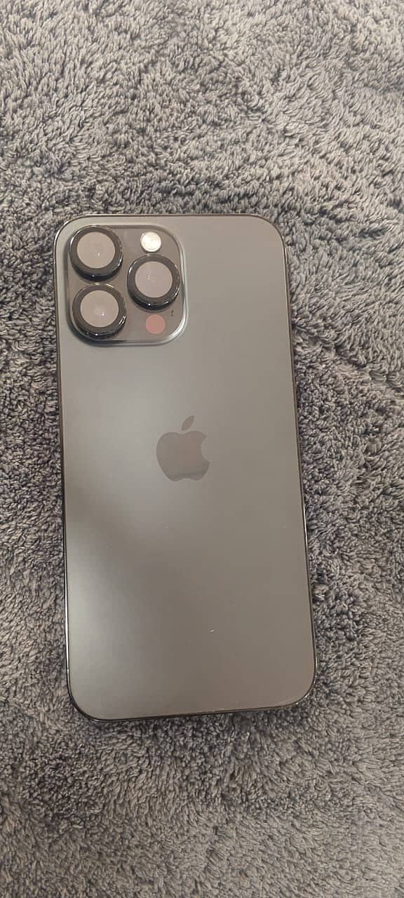 Apple iPhone 14 Pro Max 1