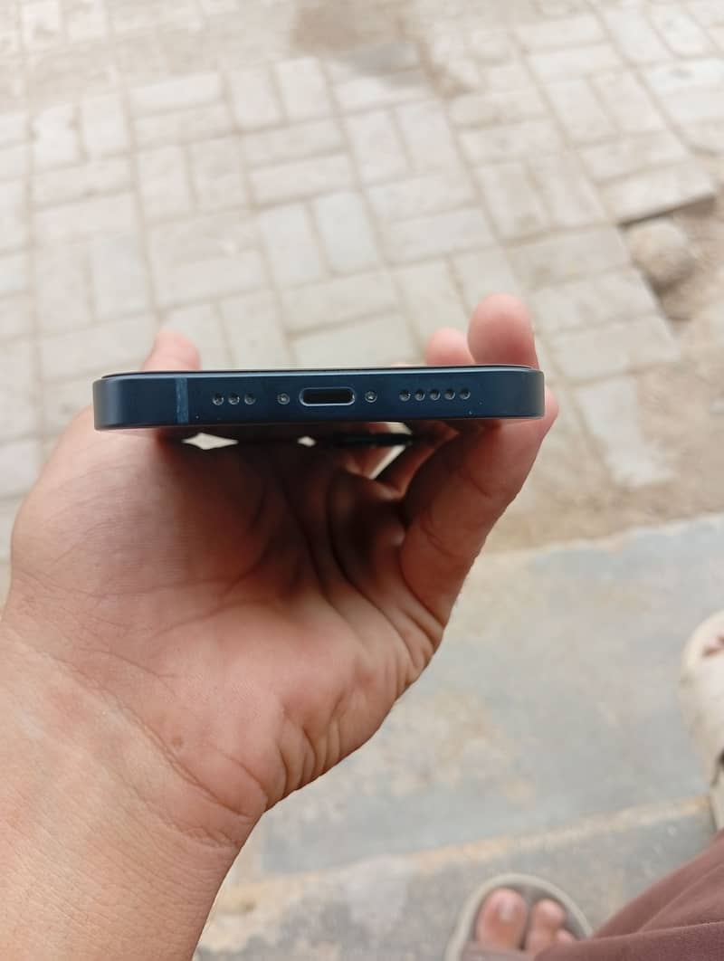 Apple iPhone 13 1