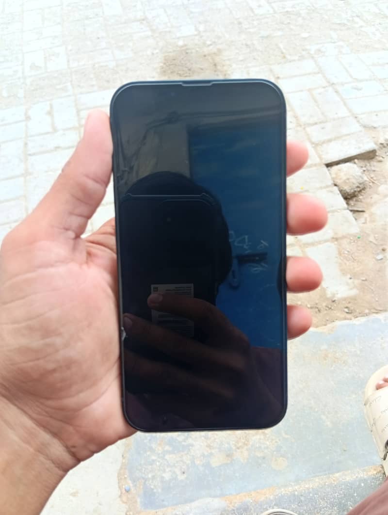 Apple iPhone 13 4