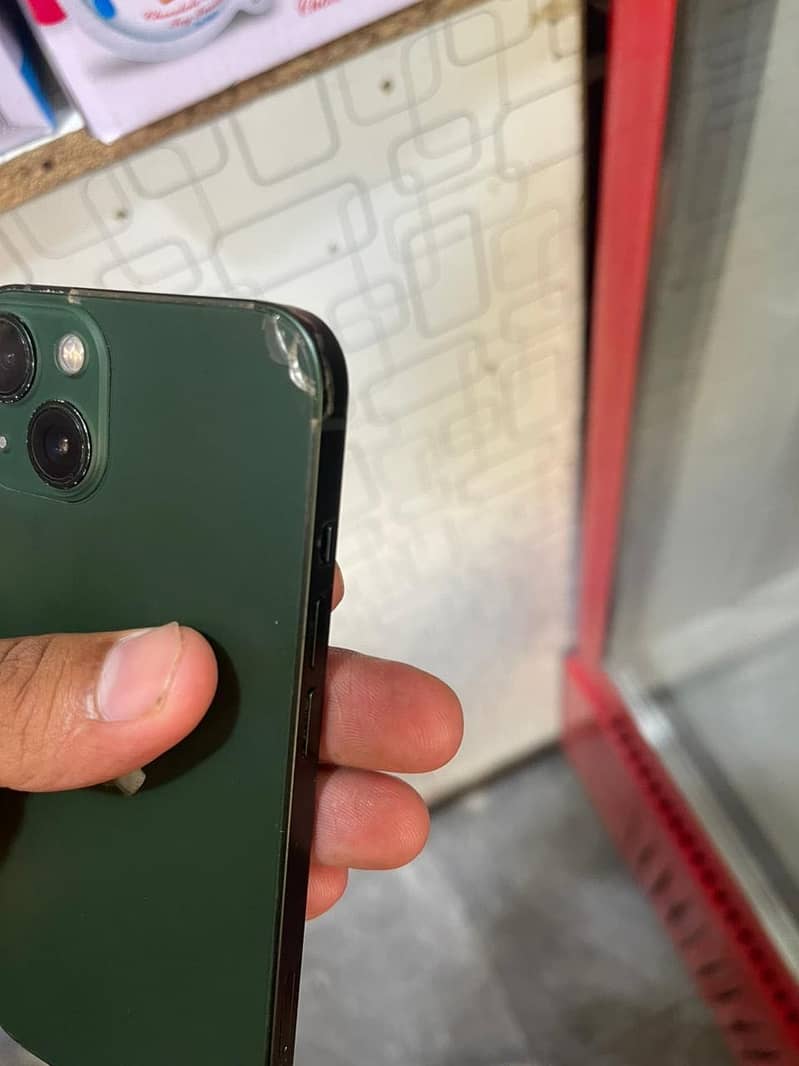 Apple iPhone 13 1