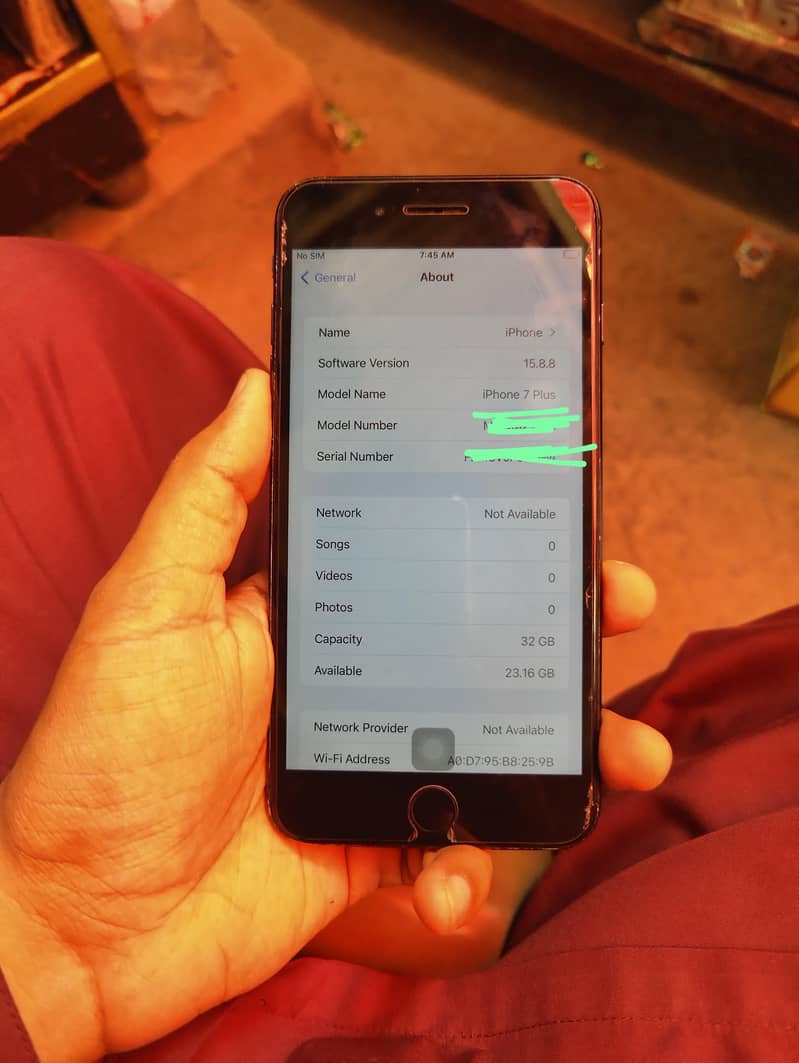 Apple iPhone 7 Plus 0