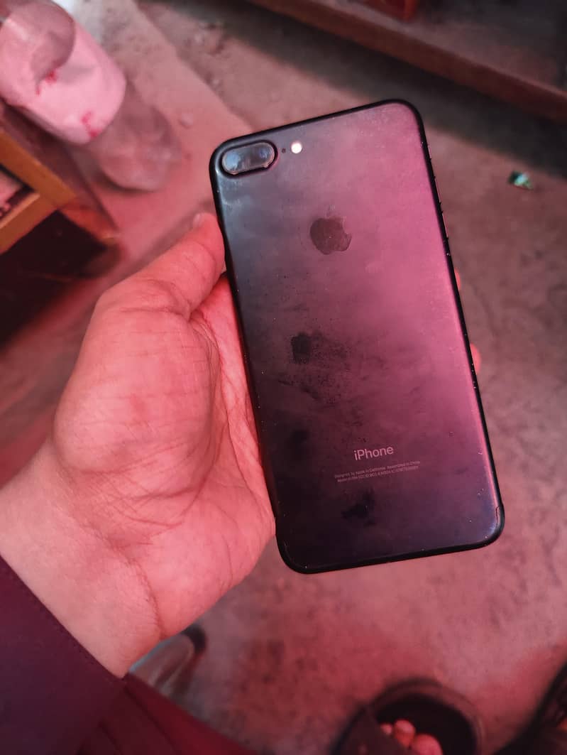 Apple iPhone 7 Plus 1