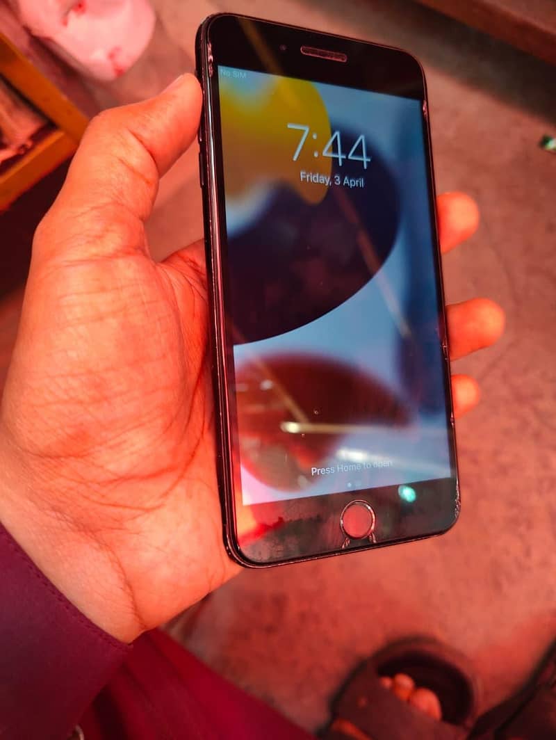Apple iPhone 7 Plus 2