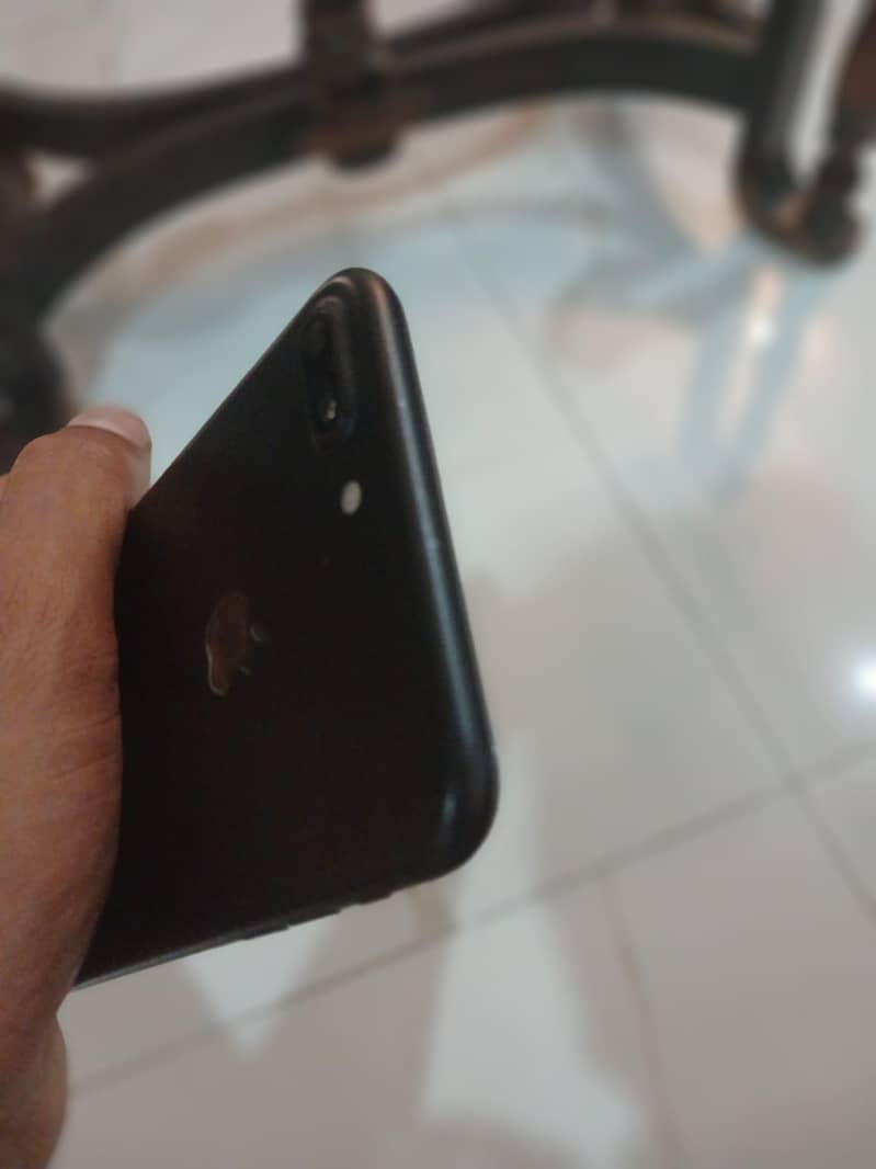 Apple iPhone 7 Plus 3