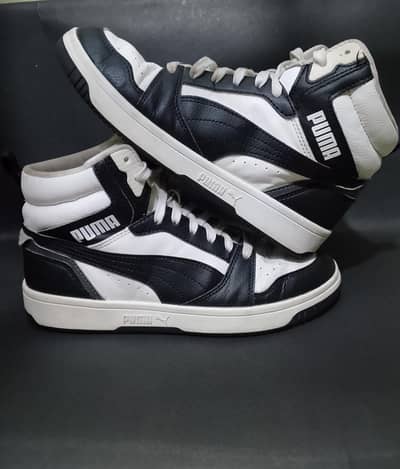 puma black white Jordan