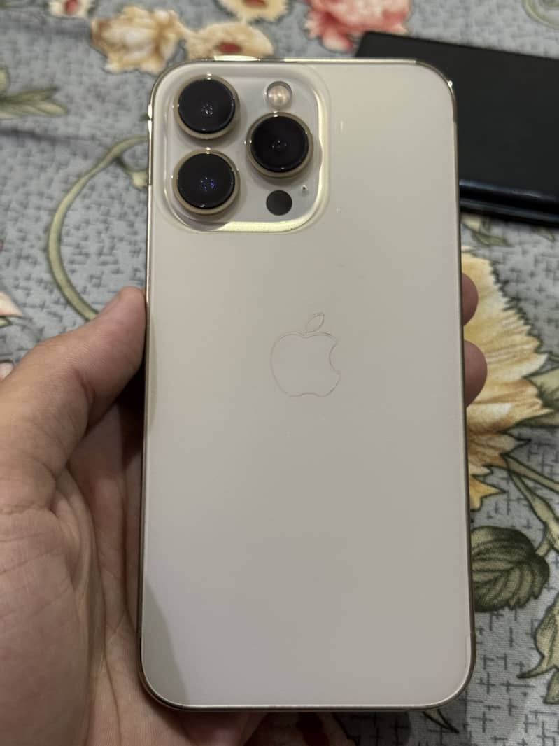 Apple iPhone 13 Pro 4