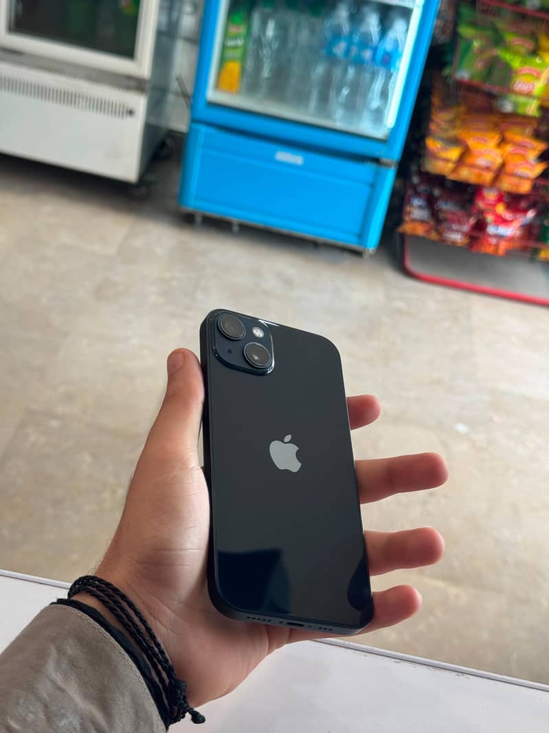 Apple iPhone 13 0