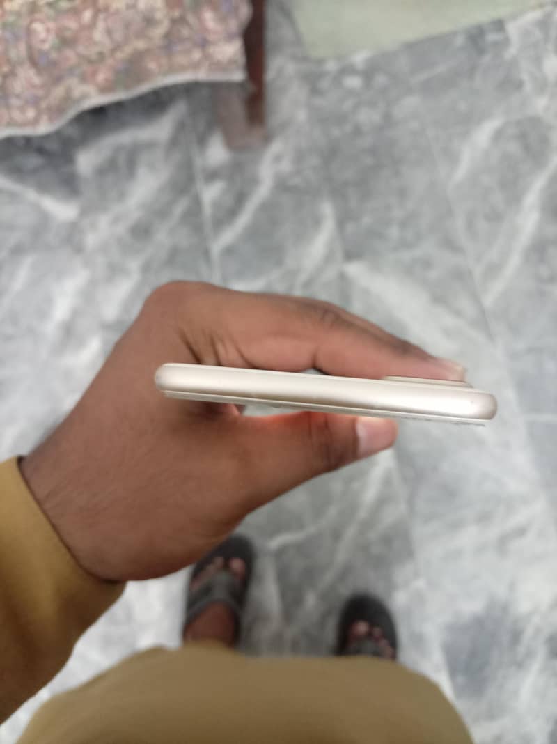 Apple iPhone 7 Plus 5