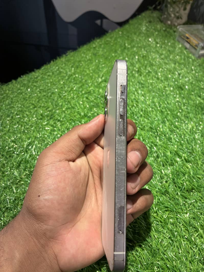 Apple iPhone 12 Pro 1