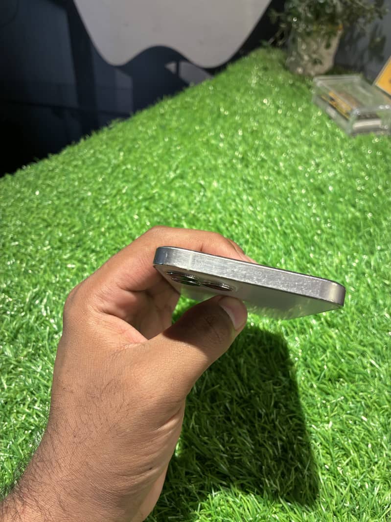 Apple iPhone 12 Pro 3