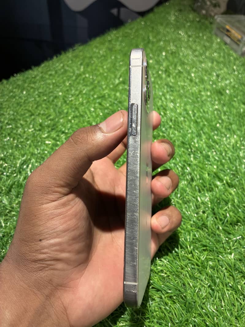 Apple iPhone 12 Pro 4