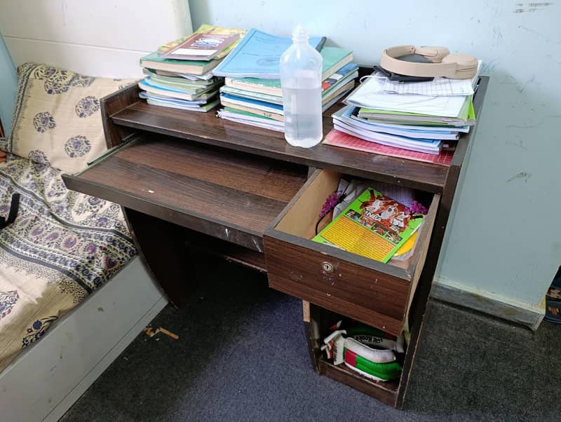 Computer and Study Table 2