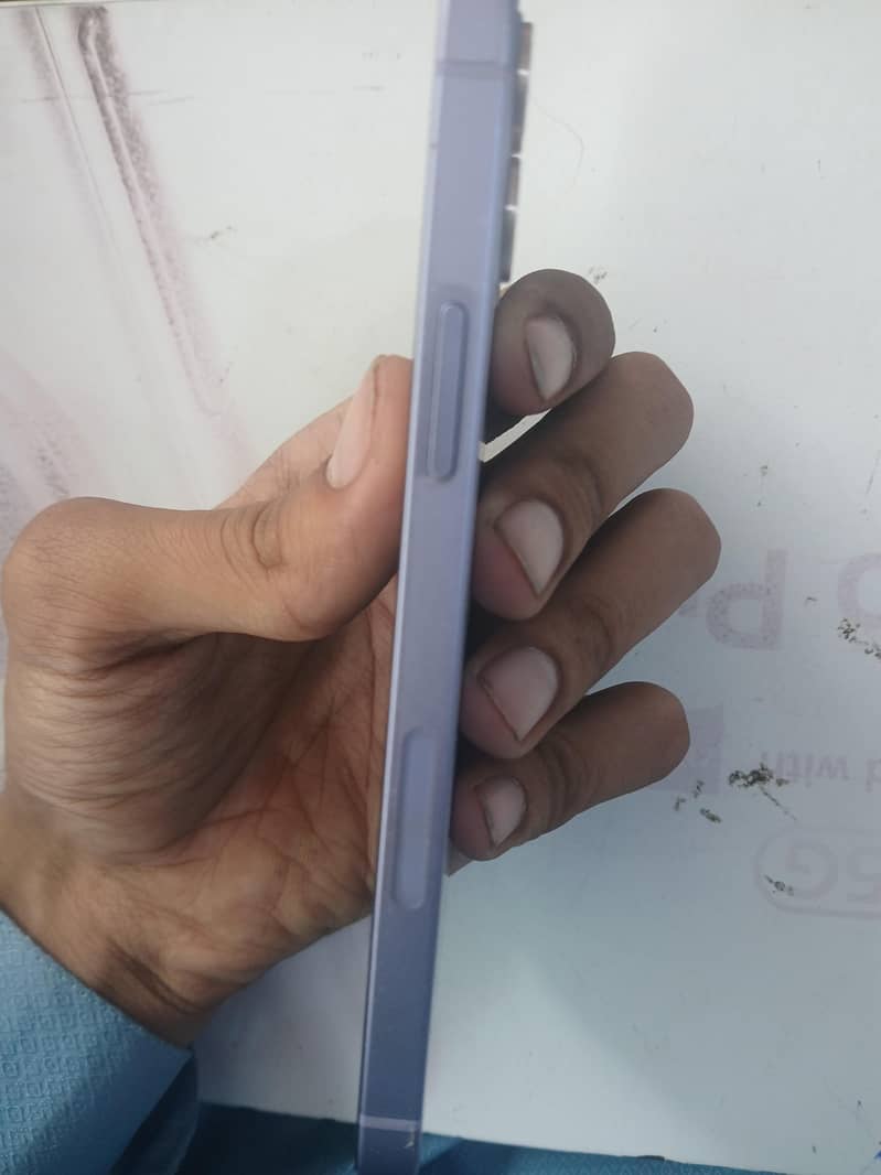 Apple iPhone 12 1