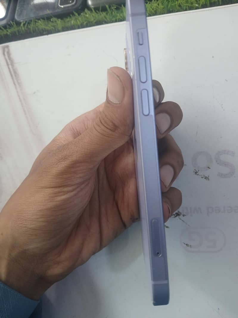 Apple iPhone 12 3