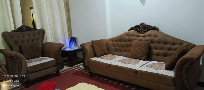 Beautiful Keel Sofa Set – Good Condition