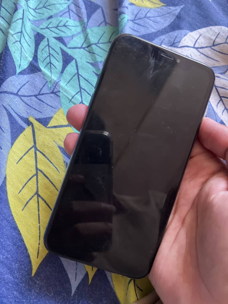 Apple iPhone X 4