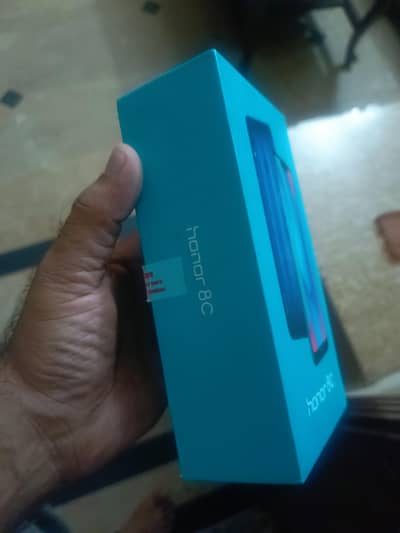 honor 8c with box