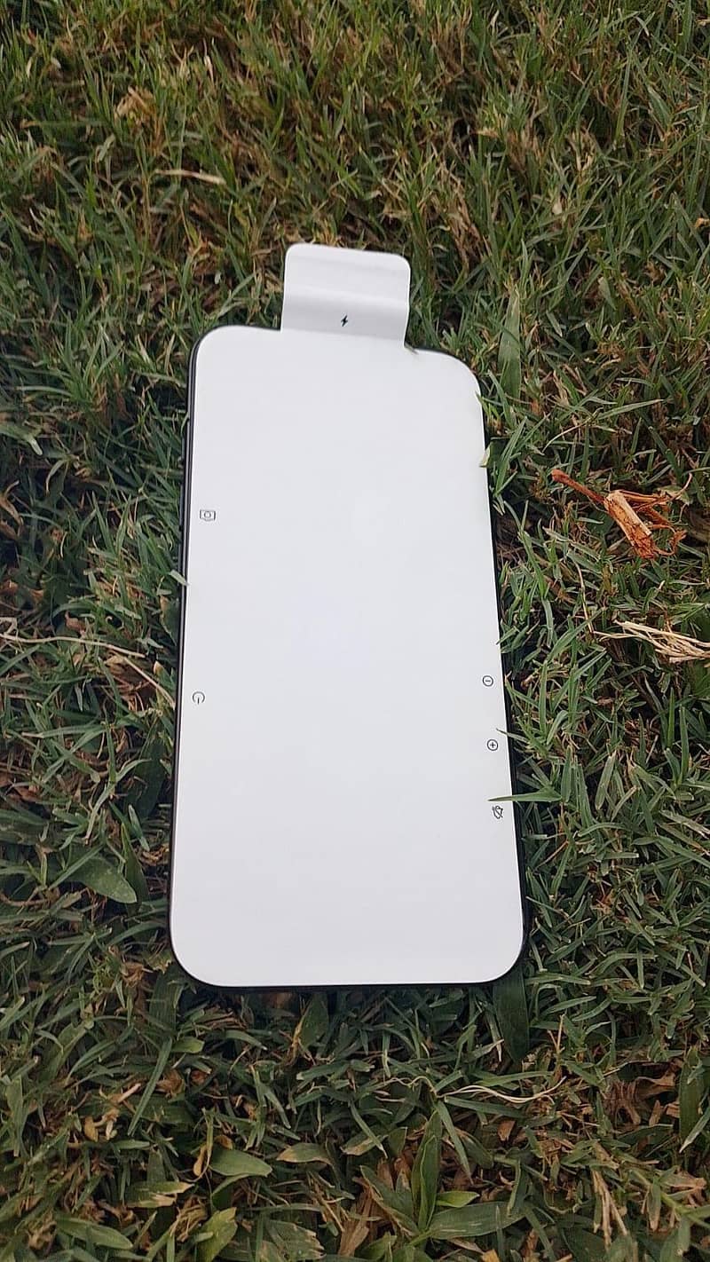 Apple iPhone 16 2