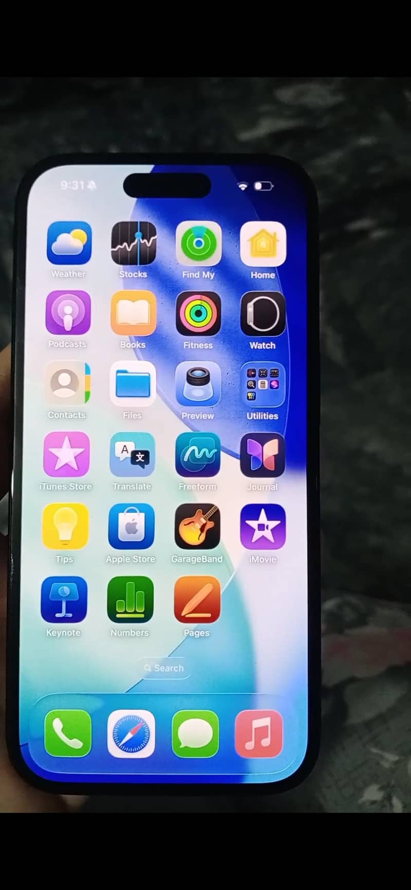 Apple iPhone 16 4