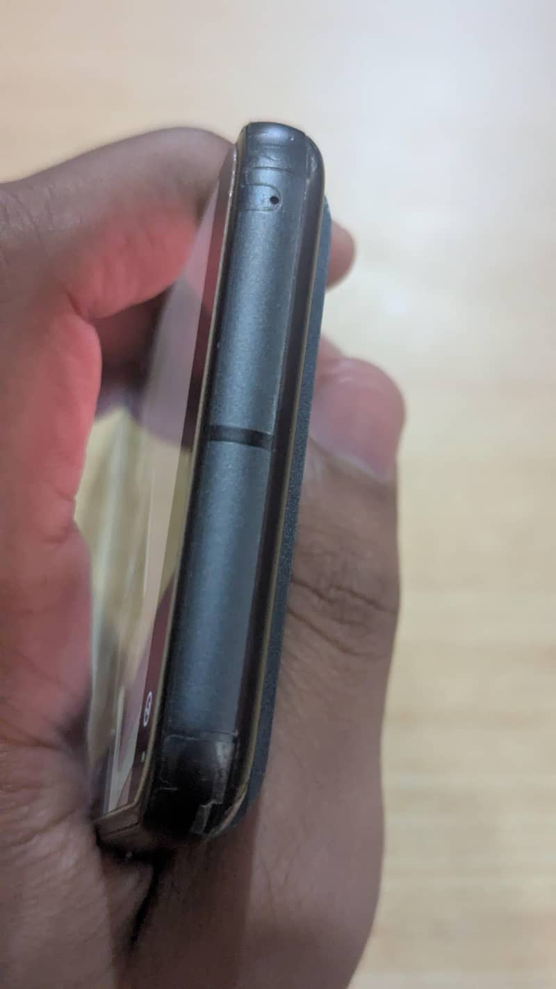 Google Pixel 8 4