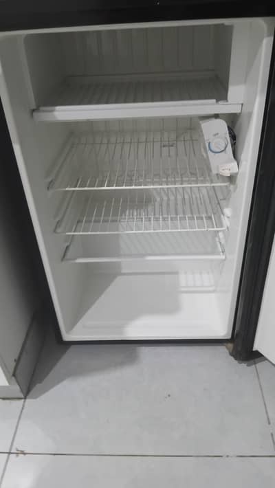 kemore mini fridge