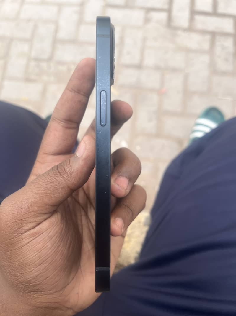 Apple iPhone 13 1