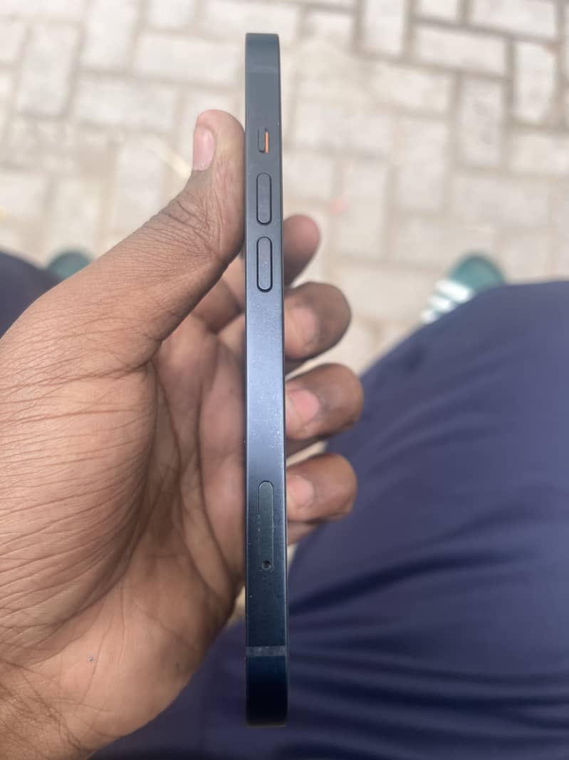 Apple iPhone 13 2