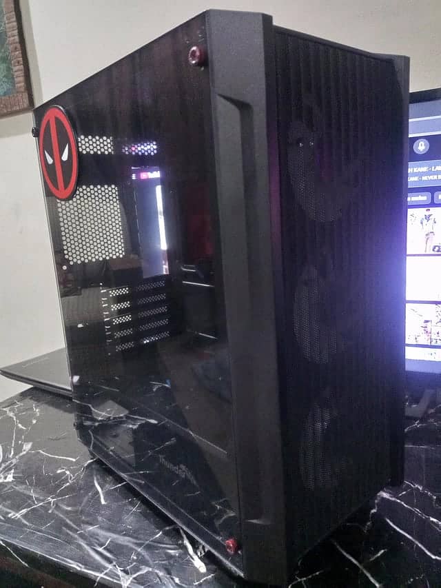 Custom PC Case Deapool red 3