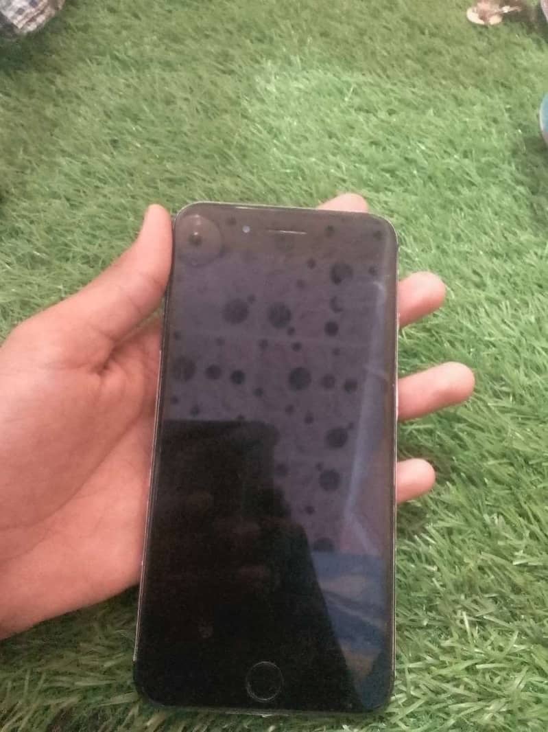 Apple iPhone 7 Plus 2