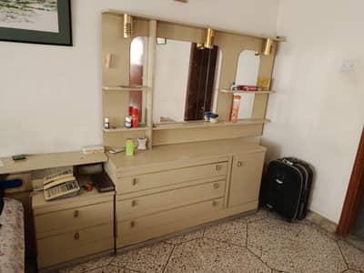 master bedroom set with free curtains