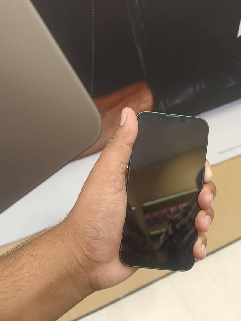 Apple iPhone 13 mini 1
