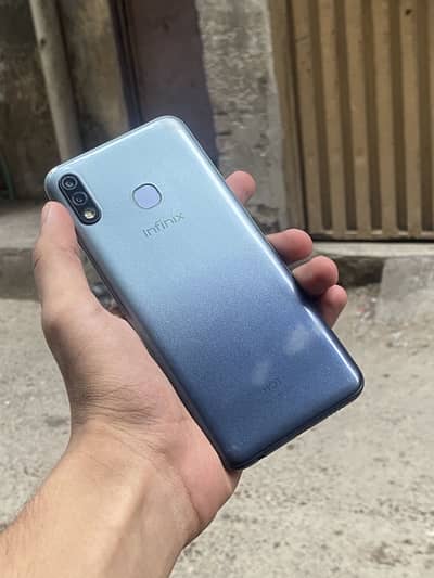 Infinix Hot 8 Lite