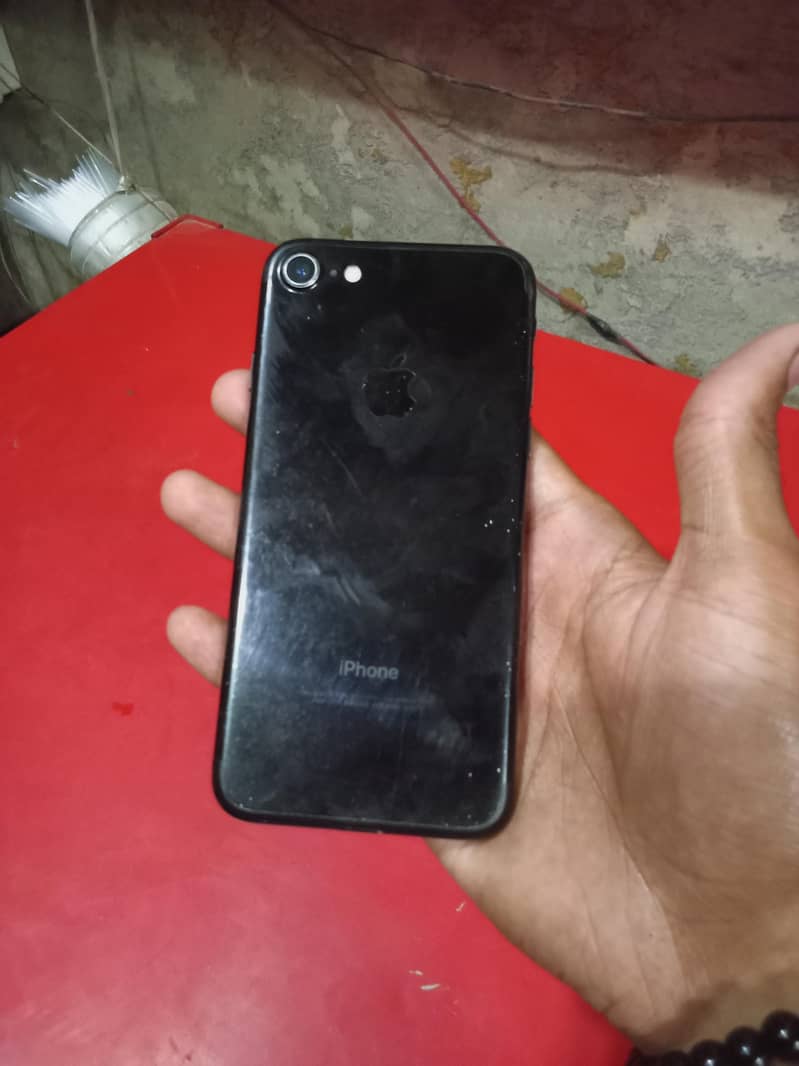 Apple iPhone 7 2