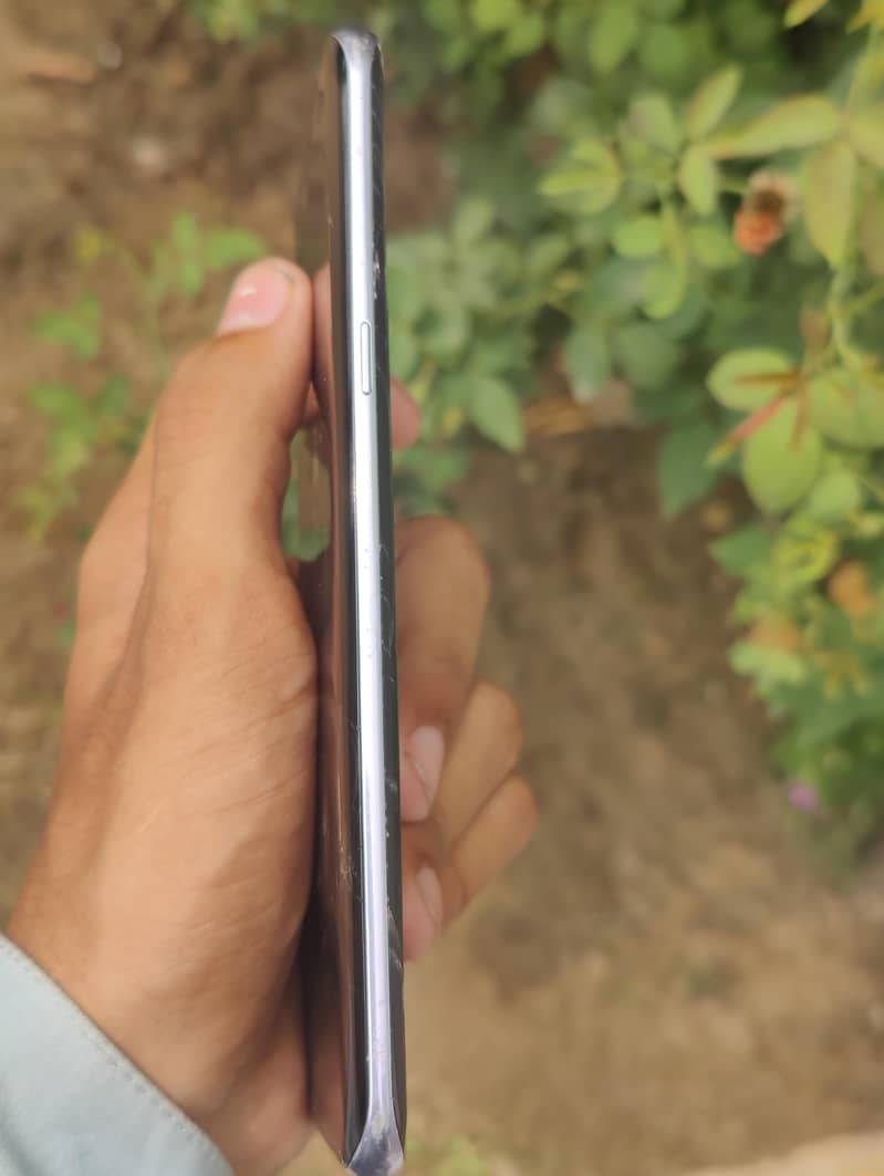 Samsung Mobile S8 Plus 2